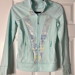 Ivviva Lulemon girls size 14 jacket.  Excellent condition!!